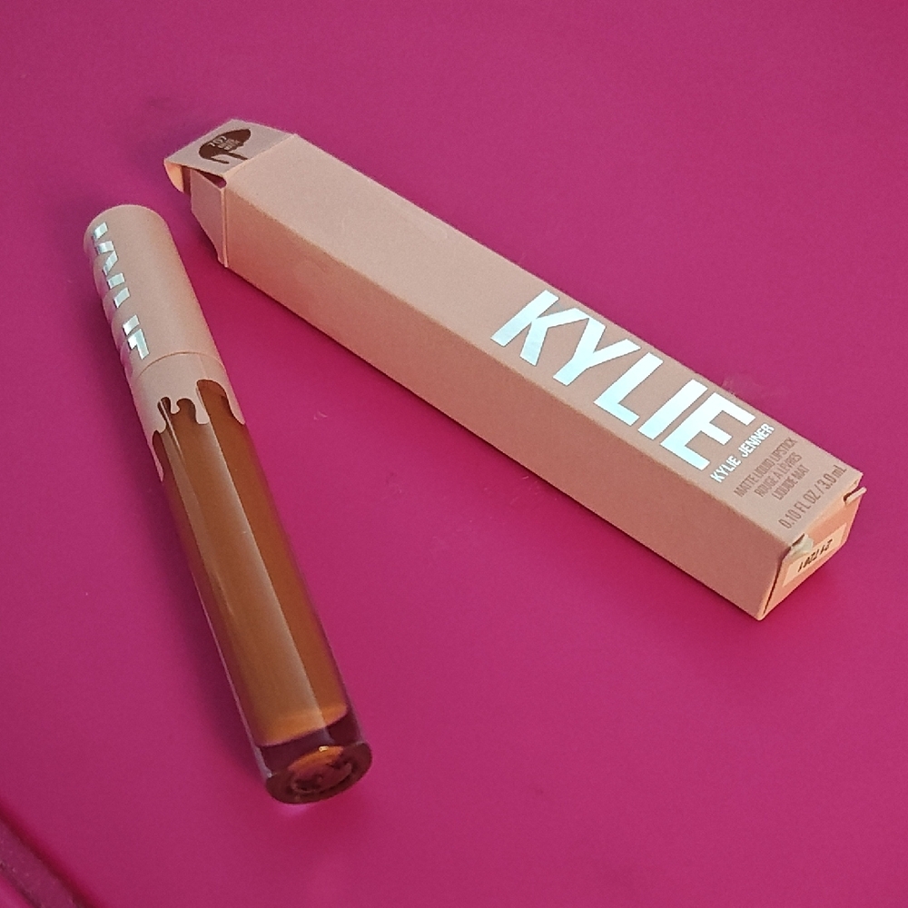 Kylie Cosmetics Velvet Liquid Lipstick - Rich Brown